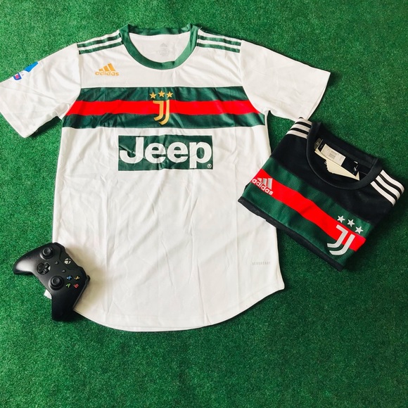 JUVENTUS KIT - Picture 4 of 6